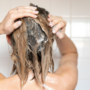 ManaMani festes Haarshampoo lIndispensable "Das Wesentliche" 70 g