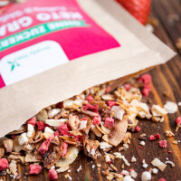 Simply Keto Erdbeere & Weiße Schokolade-Granola 250 g